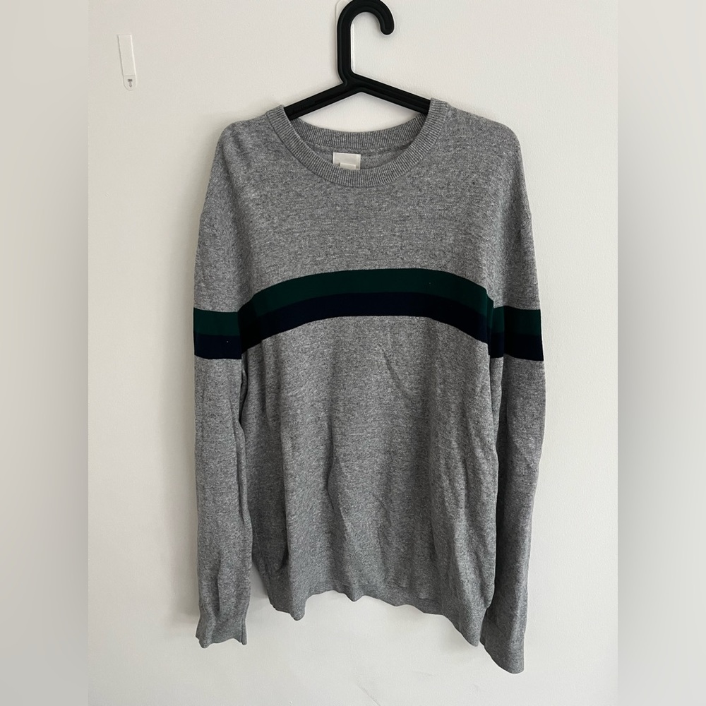 H&M gray sweater with navy and green stripe
